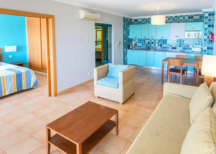 Ξενοδοχείο με διαμερίσματα Alfagar Alto Da Colina 4*